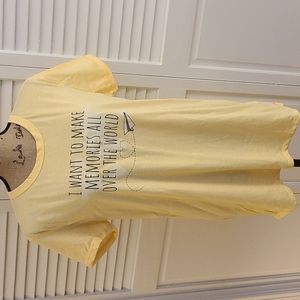 LuLaRoe Liv 🌏 TShirt - M NWT